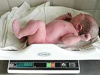 neonato_bilancia.jpg